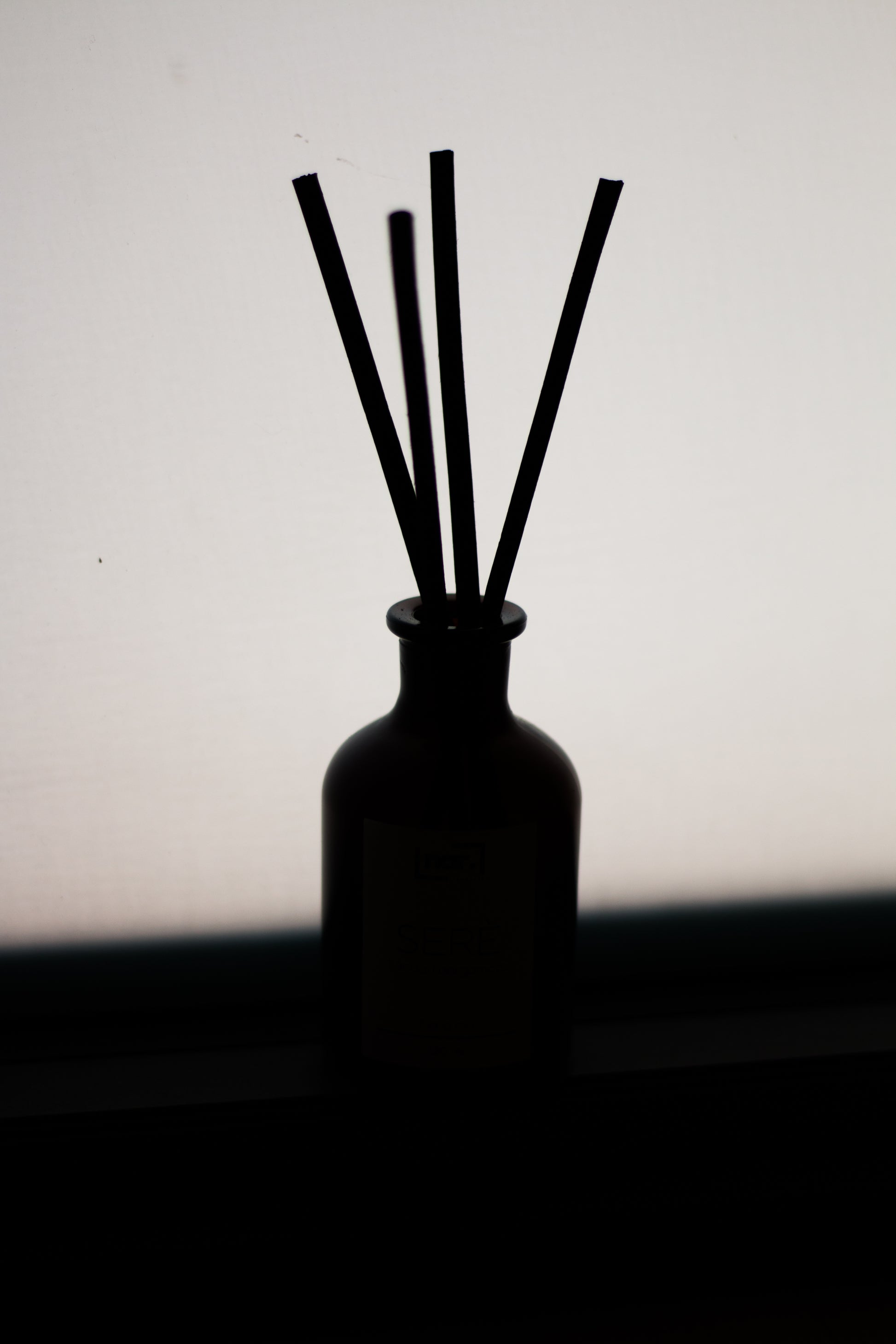MIKADO ORQUÍDEA NEGRA Y LIRIO